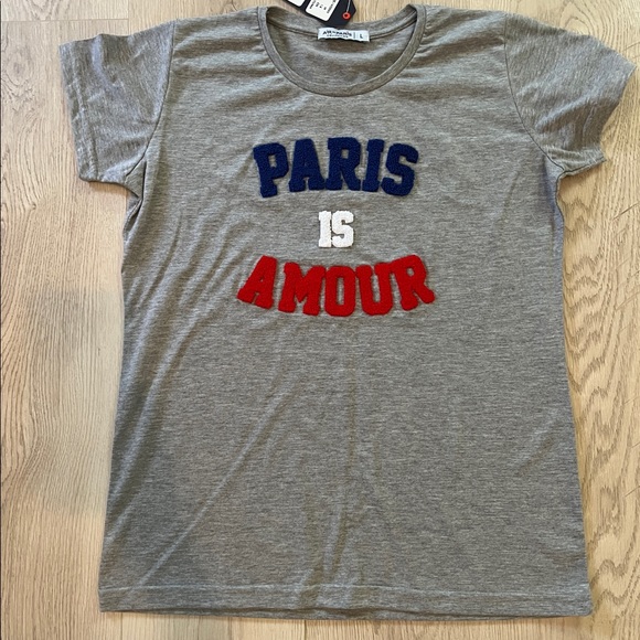 NWT Air Paris Collection, T-shirt “ Paris is Amour” Sz L. - Picture 2 of 4